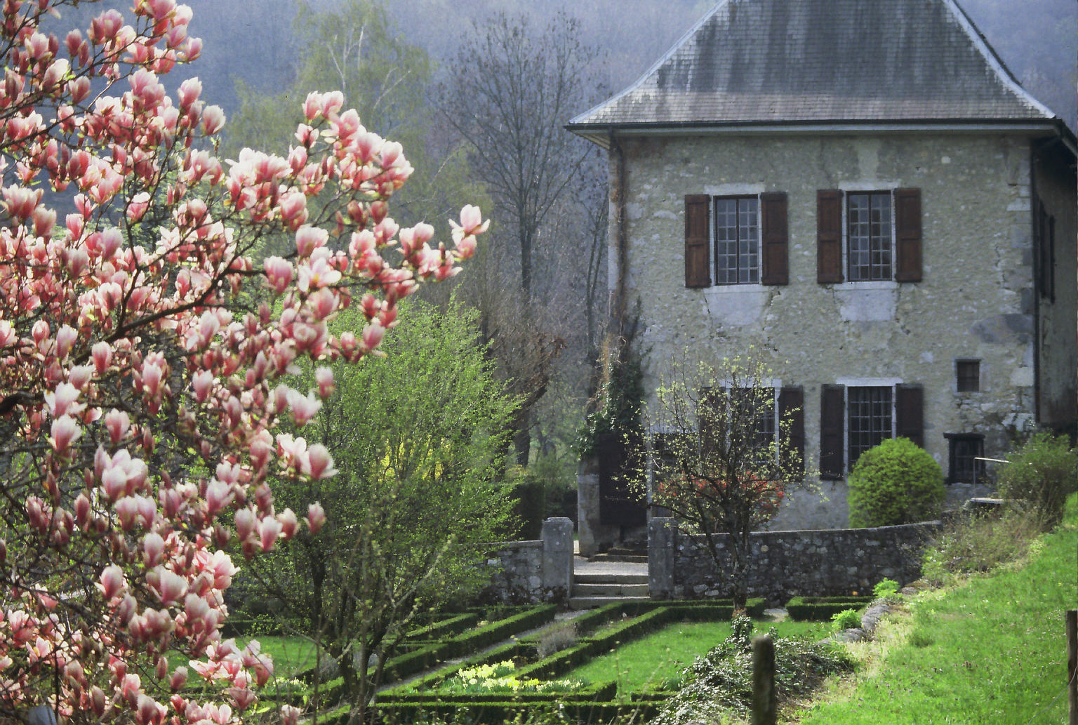 Les Charmettes, maison de J.J. Rousseau, Chambéry
 - Chambéry Tourisme & Congrès - J. Bouchayer